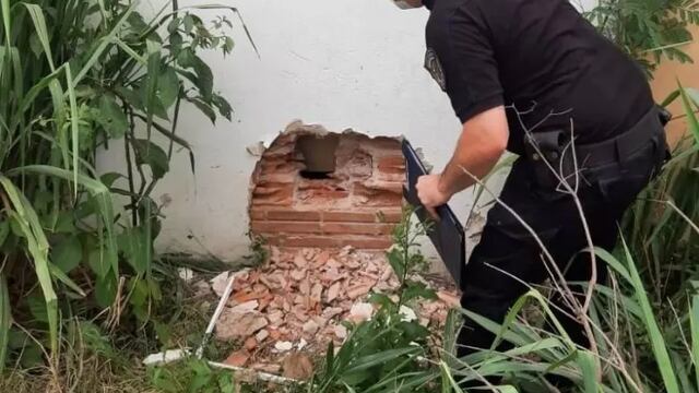 Hacía un boquete para entrar a robar y fue sorprendido por los dueños.