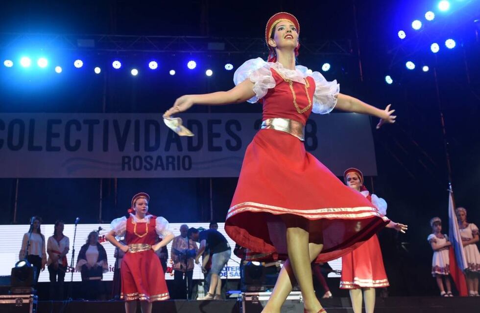 Encuentro y Fiesta Nacional de Colectividades arranca con un desfile céntrico