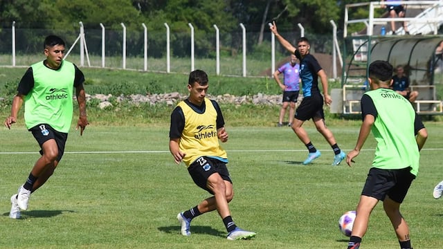 El primer turno de entrenamiento del "Lobo" jujeño se cumplió en el hotel de la Liga Salteña, en horas de la mañana.