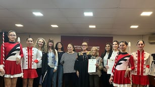 Reconocimiento a las Bastoneras del IESS por sus 60 años de trayectoria