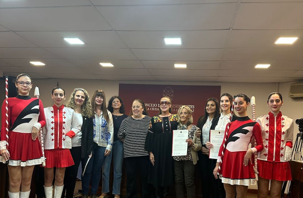 Reconocimiento a las Bastoneras del IESS por sus 60 años de trayectoria