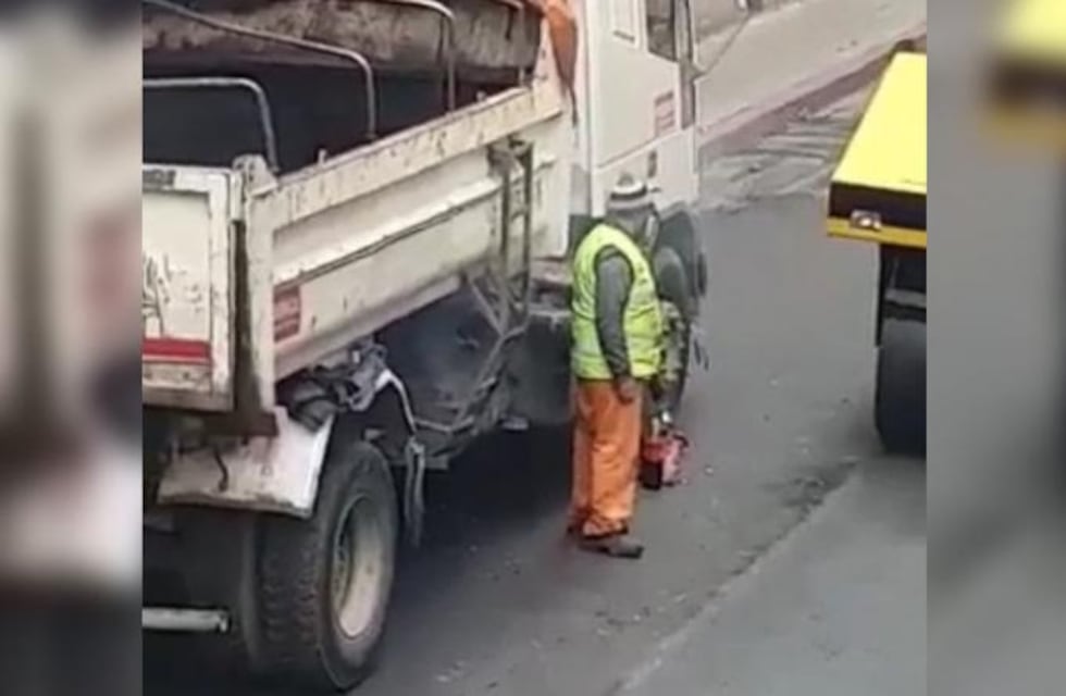 Ingenio cordobés: hicieron un asado sobre un camión mientras repavimentaban