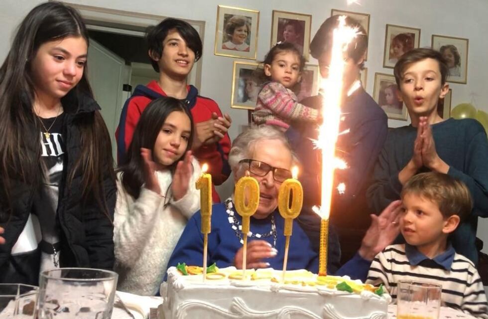 Abuela sanjuanina recibió la segunda dosis el día de su cumpleaños número 100