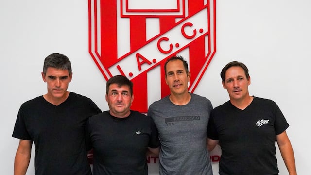 Lucas Bovaglio extendió su vínculo con Instituto hasta 2024, con su cuerpo técnico a pleno (Prensa IACC).