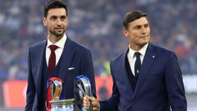 El cordobés Javier Pastore junto a Javier Zanetti en la final de la Champions. Festejó el ex Talleres (Gentileza).
