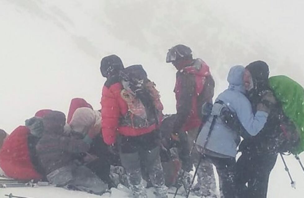Rescataron a 11 personas de un temporal de nieve y viento en Tunuyán
