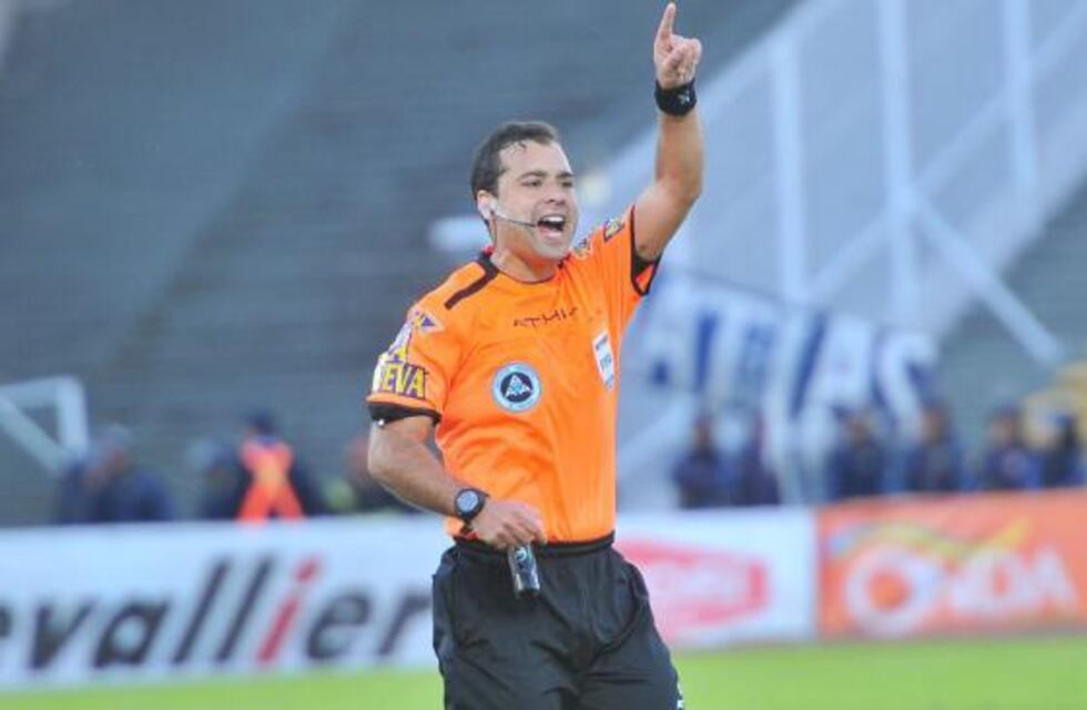 Cambia el árbitro de Instituto, por contagio de COVID-19