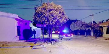 Villa María. El choque ocurrió en la esquina de las calles Remedios de Escalada e Ituzaingó. (Gentileza Puntal de Villa María)