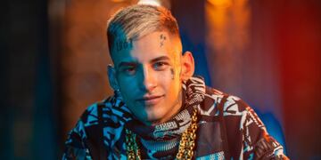 El insólito accesorio que lleva L-Gante en su zapatilla.