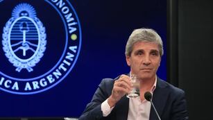 Caputo insiste en que no habrá devaluación tras el acuerdo con el FMI.