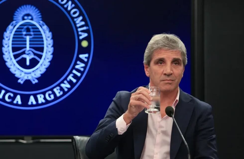 Caputo insiste en que no habrá devaluación tras el acuerdo con el FMI