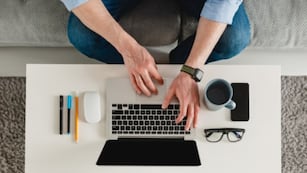 Qué empleo remoto pagan 72.000 dólares anuales.