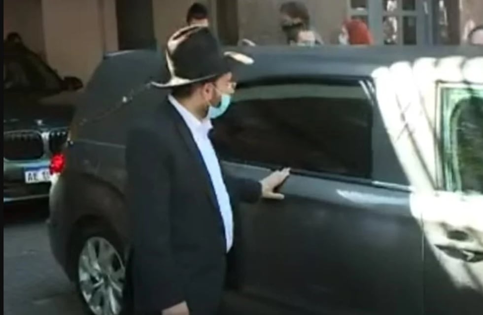 Luego del último adiós, trasladaron los restos de Mauro Viale al cementerio de La Tablada