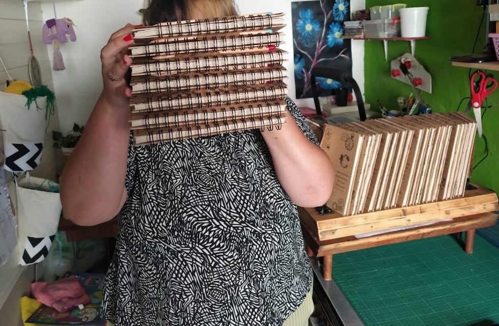 Vecinos Destacados: encuadernación y reciclaje