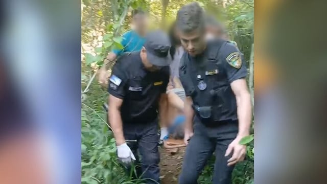 Puerto Libertad: rescatan a un hombre que cayó en una zona de difícil acceso en el Salto Yaguareté.