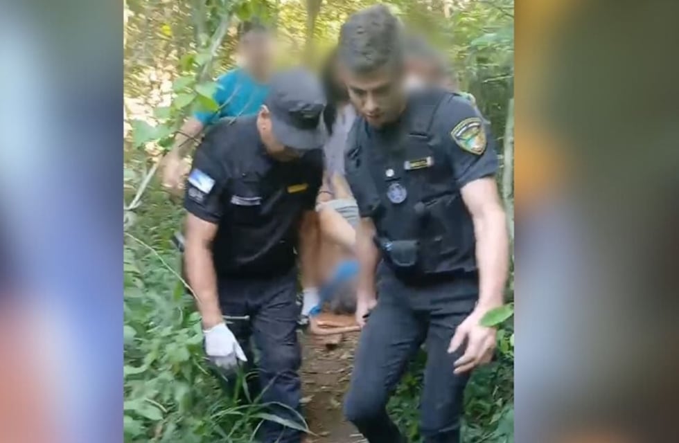 Puerto Libertad: rescatan a un hombre que cayó en una zona de difícil acceso en el Salto Yaguareté