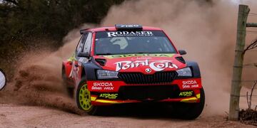 Scuncio, su navegante Román y el Skoda del team Point Cola, ganadores en La Rioja.