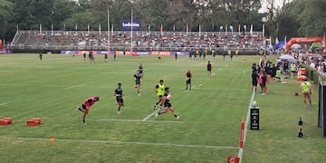Se inicia la fiesta en el Parque 9 de Julio en el estadio "Héctor 'Gallo' Cabrera" , del Lawn Tennis Club