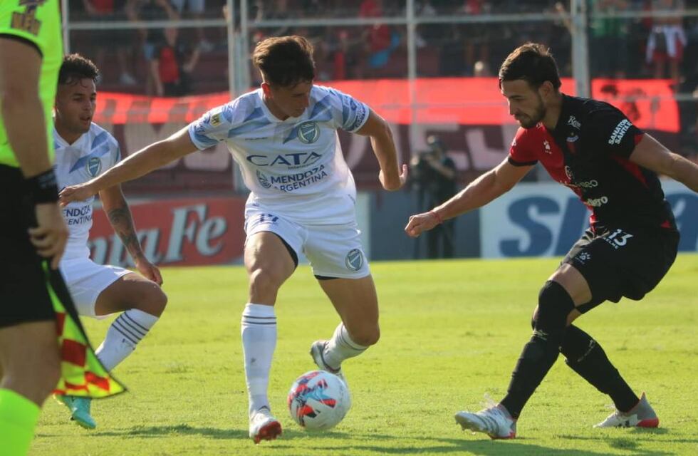 Con derrotó con claridad 3 a 1 a Godoy Cruz