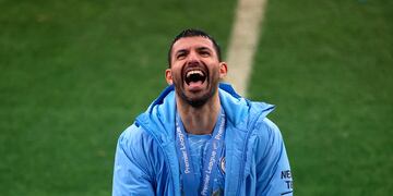 Sergio Agüero en su despedida de la cancha del Manchester City. (Foto: AP)