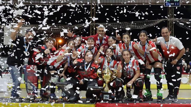 San Martín bicampeonas argentinas en juveniles de hockey sobre patines.