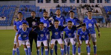 El León quiere arrimarse a la punta, en duelo de Celestes.