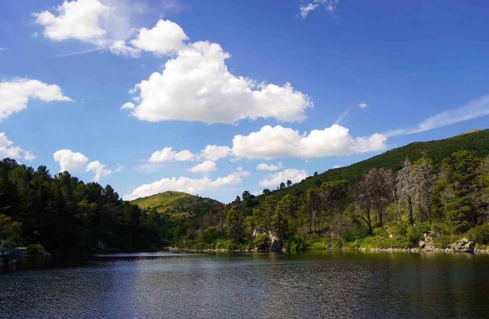 Un paseo a La Cumbre y el Dique San Jerónimo: naturaleza, historia y descanso en las sierras