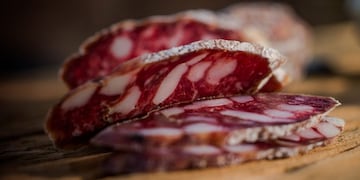 Con qué vinos se recomienda maridar un salame de Córdoba. (Foto: destino Córdoba)