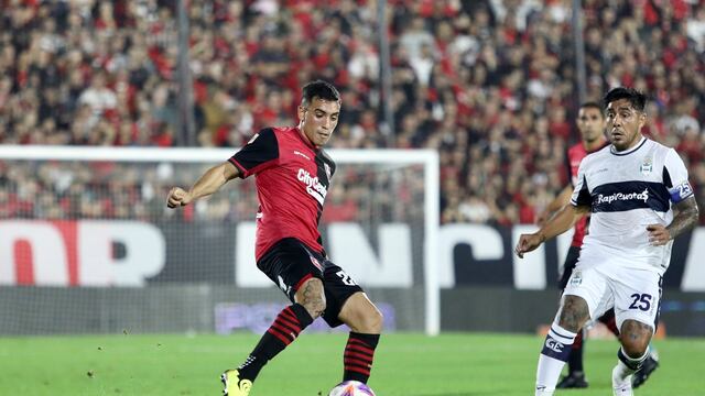 Marcos Portillo terminó parado de cinco por la ausencia de Iván Gómez.