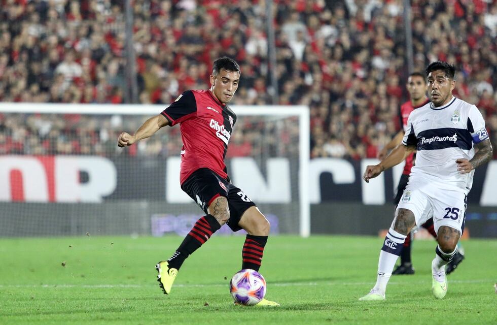 Newell’s zafó del aplazo ante Gimnasia con dos golazos y empató de local