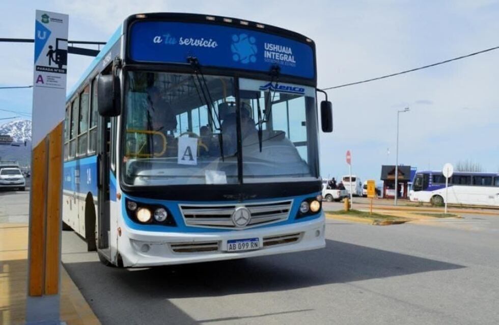 Ushuaia: buscan contener el aumento del boleto de colectivo