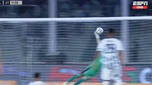 La estupenda salvada de Guido Herrera (Imagen de TV)