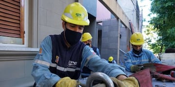 En todos los casos, la empresa planea restablecer el servicio pasado el mediodía.