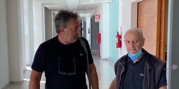 Adrián y Pablo Radaelli, los vecinos de la familia Macarrón-Dalmasso que acudieron esa madrugada a la casa por pedido de Nené Grassi, la mamá de Nora al no responder el teléfono (Tomás Fragueiro/La Voz).