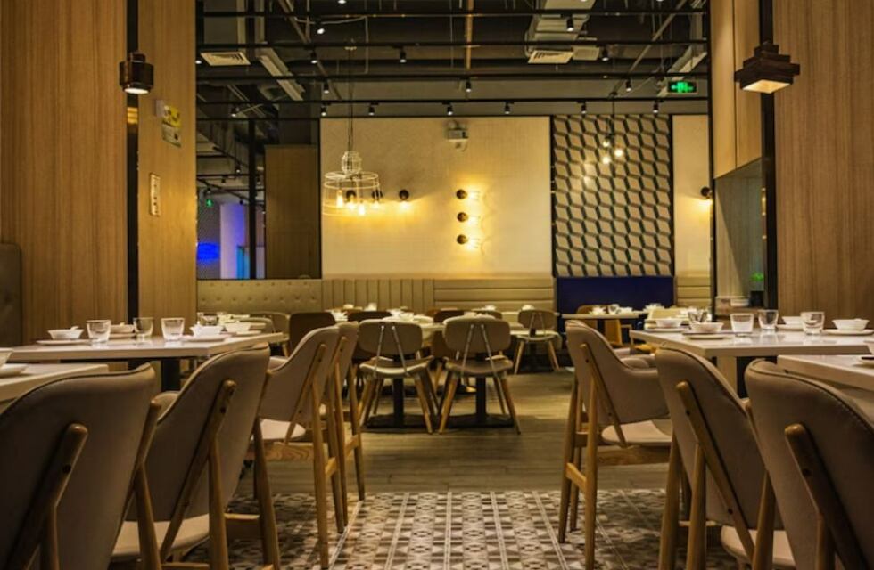 El insólito cobro de un restaurante a un turista: le pidieron plata por cortarle un sándwich