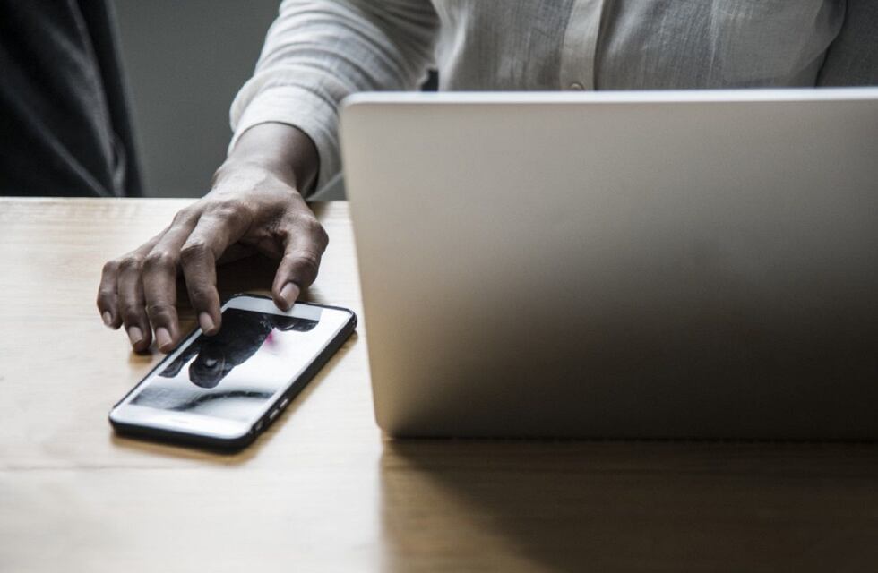 Dos personas fueron asaltadas en Luján y Guaymallén tras pactar compras por Facebook