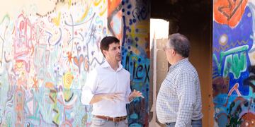 Viotti y Destéfanis, en lo que fue el SUM del barrio Barranquitas