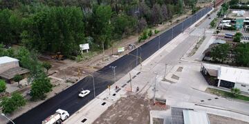 Terminaron la repavimentación de avenida Balloffet a la alutara de los dos puentes.