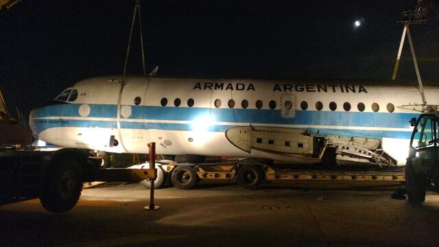 El avión aterrizó en la localidad de Oliva.
