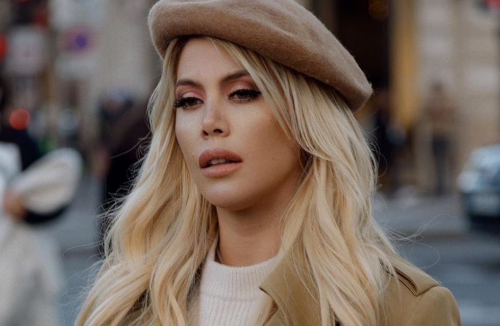 Wanda Nara posó desde la pileta y enloqueció a sus fans: “Domingo de spa en casa”