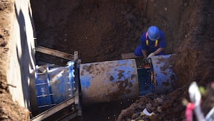 Obras de Aguas Cordobesas requieren de un corte de tránsito en la ciudad de Córdoba. (Pedro Castillo / La Voz / Ilustrativa)