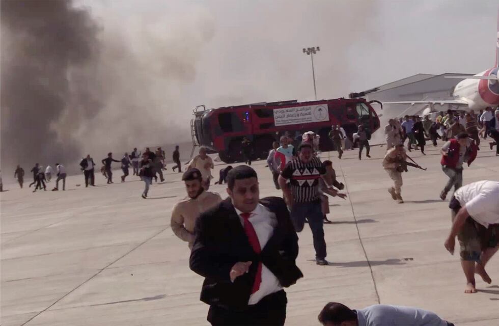 Al menos 26 muertos y decenas de heridos en Yemen tras dos explosiones en el aeropuerto local