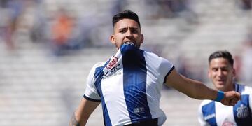 ¿Vuele a a gritar goles con la camiseta de Talleres? Es el deseo de Nahuel Bustos. (archivo La Voz).