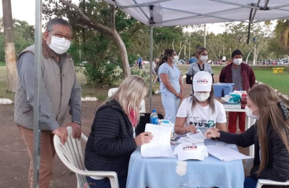 Operativo de testeo y vacunación en la Costanera de Eldorado