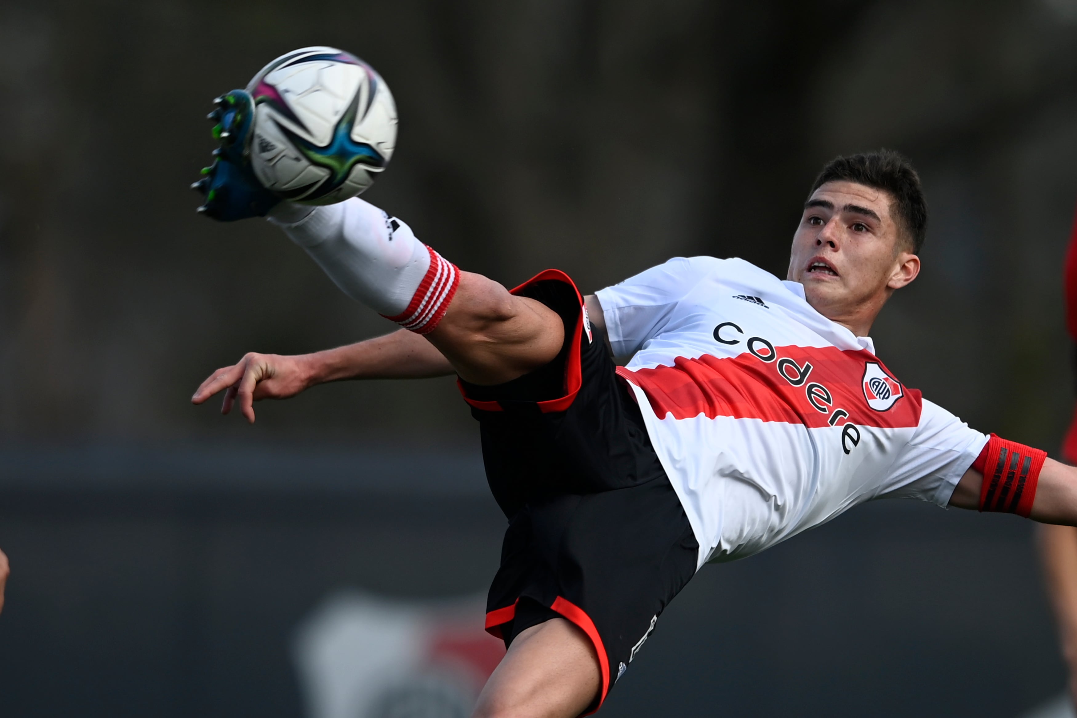 El juvenil cordobés hará su debut con la "casaca" del Millonario para enfrentar al Matador. (Prensa River)