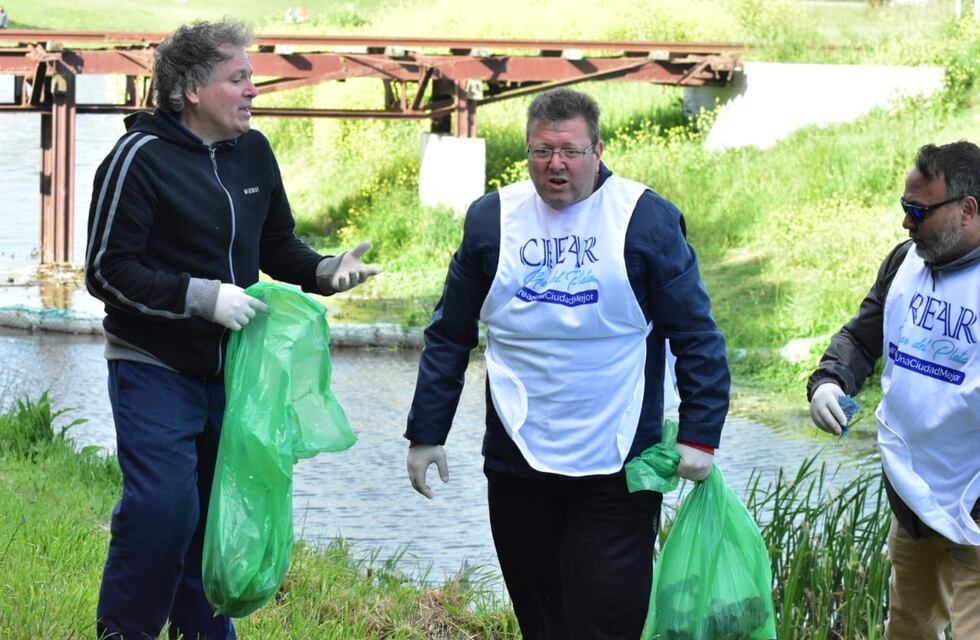 “Los vecinos no se pueden acercar al lago por la cantidad de basura que hay”: Crear realizó una jornada de limpieza en Parque Camet