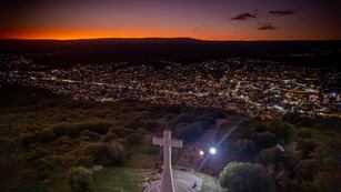 Ascensos nocturnos en Carlos Paz, Cerro La Cruz