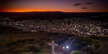 Ascensos nocturnos en Carlos Paz, Cerro La Cruz
