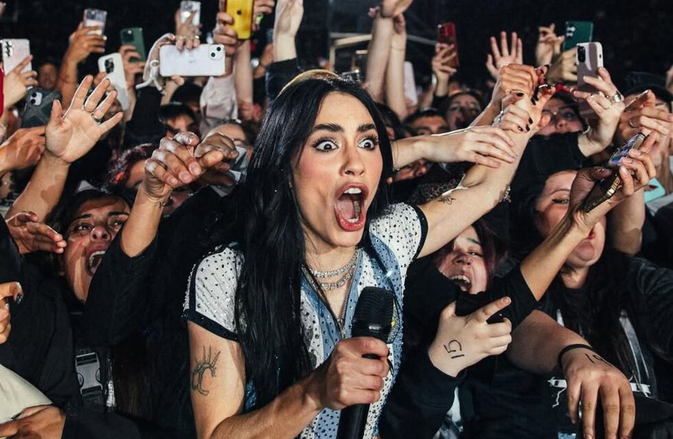 Pura emoción: Lali Espósito se quebró al enterarse que agotó su quinto show en Vélez este año