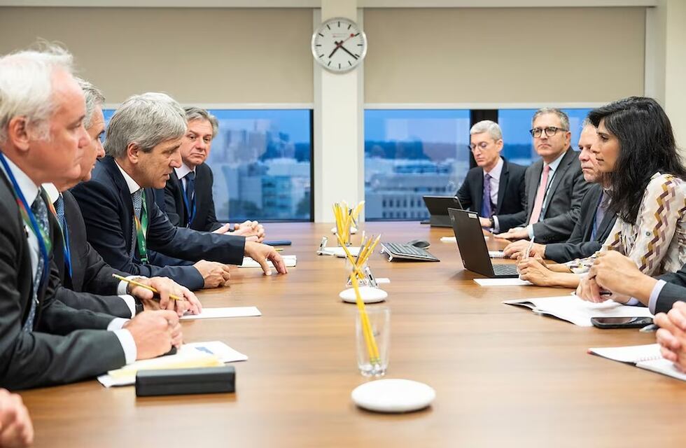 Cautela del mercado tras anuncio de acercamiento  en la negociación con el FMI